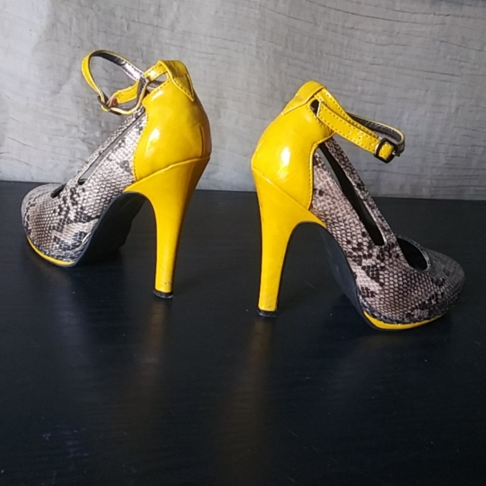 Shoes - Picture 4 of 4